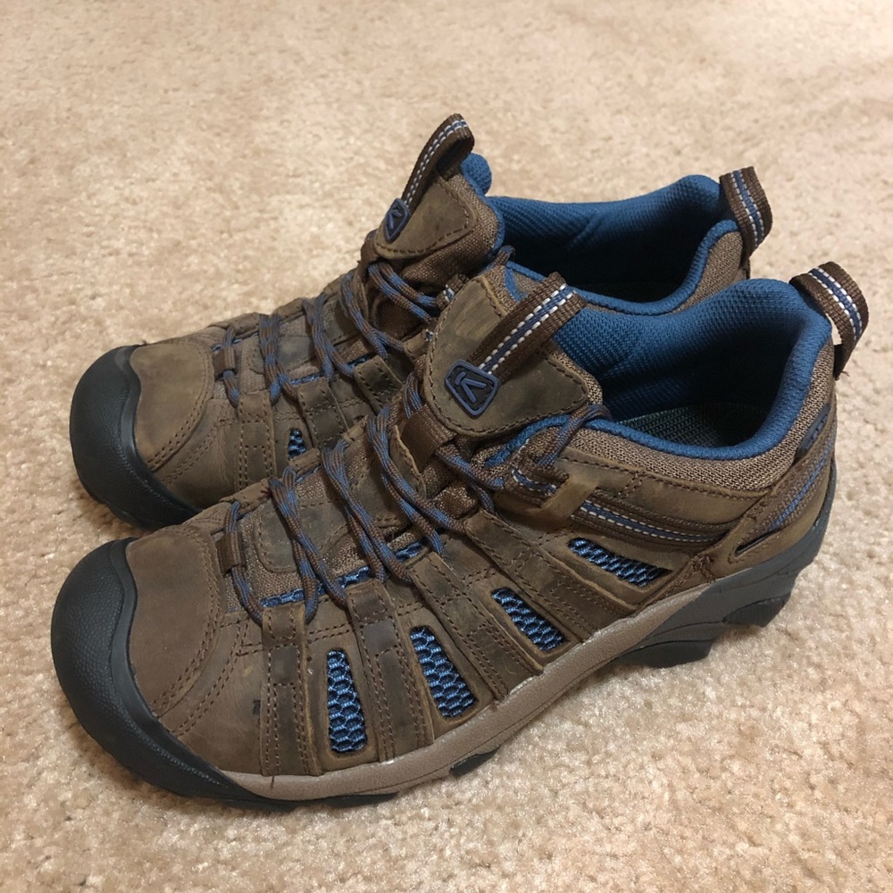 Keen Voyageur women’s hiking shoe